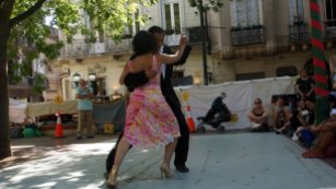 Tango dancers in Plazza Dorrega